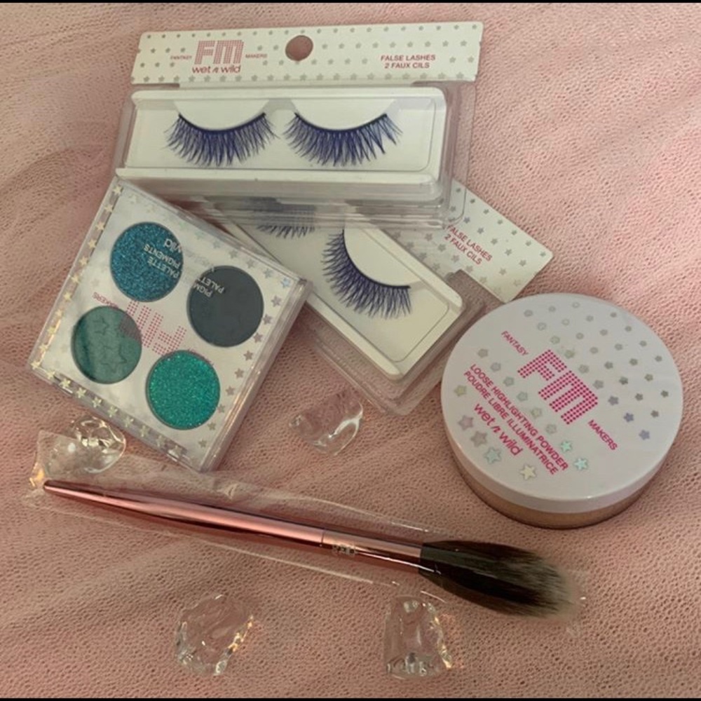 Makeup goodies